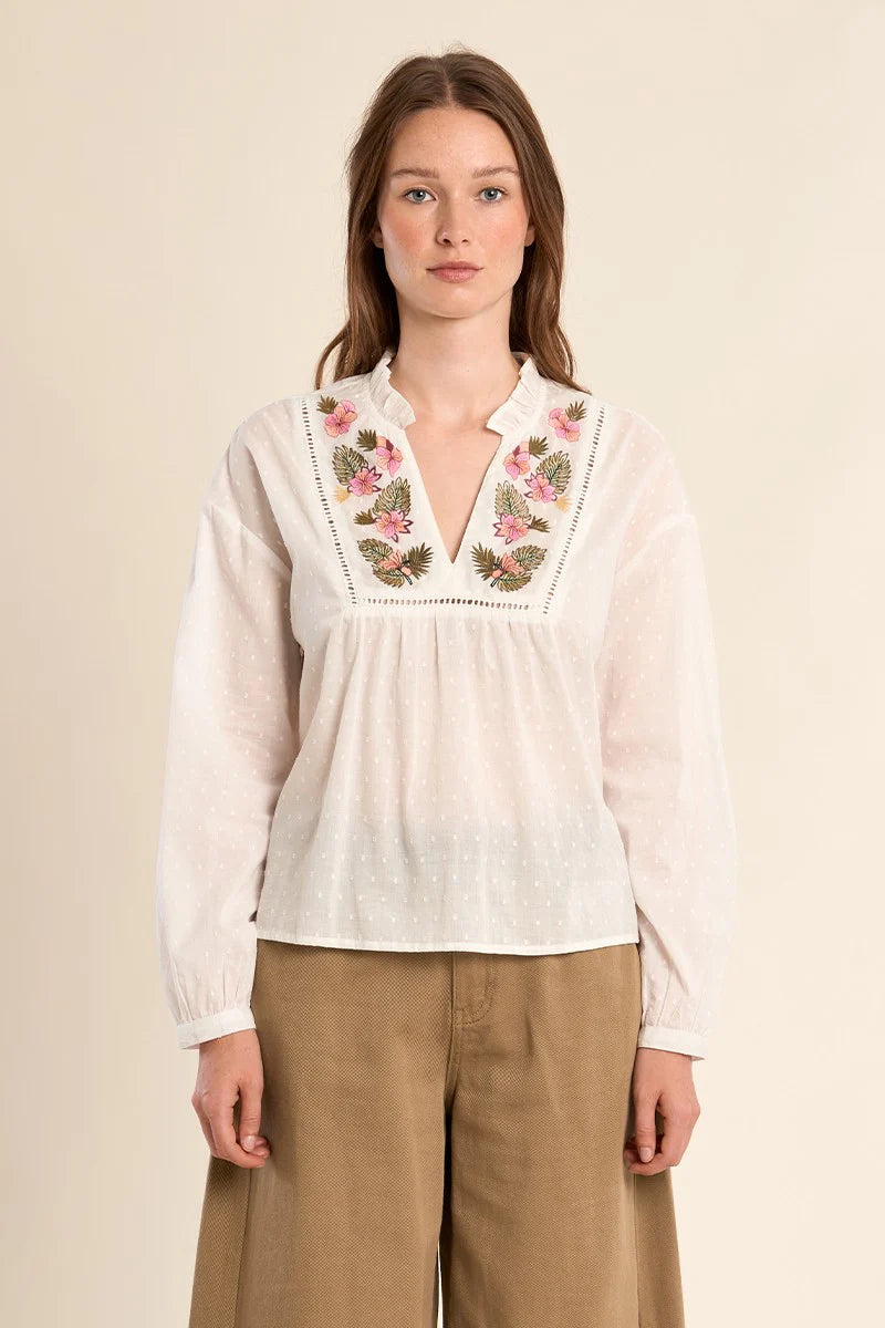Floral embroidery blouse