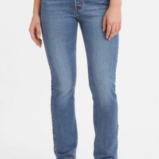 501 Jeans Salsa in Sequence